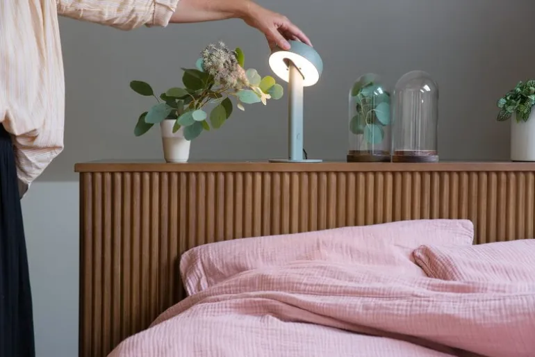 TIPTOE Nod table lamp, eucalyptus grey