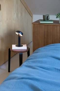 TIPTOE Nod table lamp, graphite black
