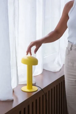 TIPTOE Nod table lamp, naples yellow