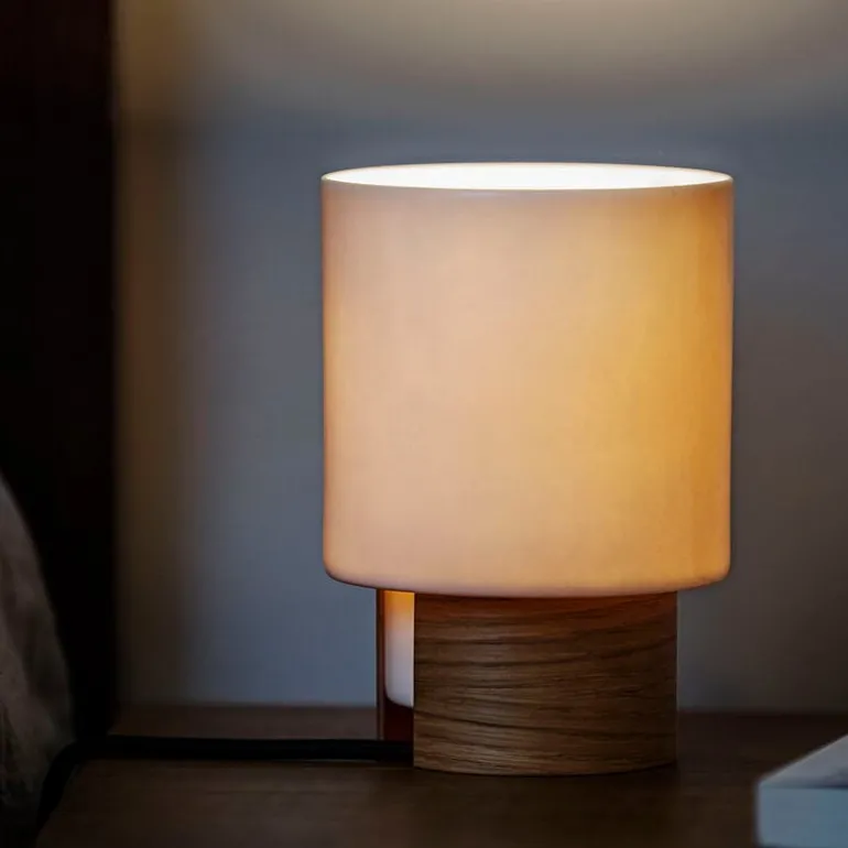 Tonfisk Design Ilta table lamp 18 cm, white - walnut