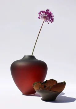 Utopia & Utility Baby Bloom stacking vessel, 29 x 24 cm, satin burgundy