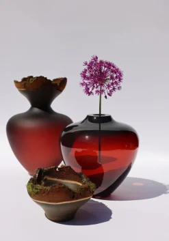 Utopia & Utility Baby Bloom stacking vessel, 29 x 24 cm, satin burgundy