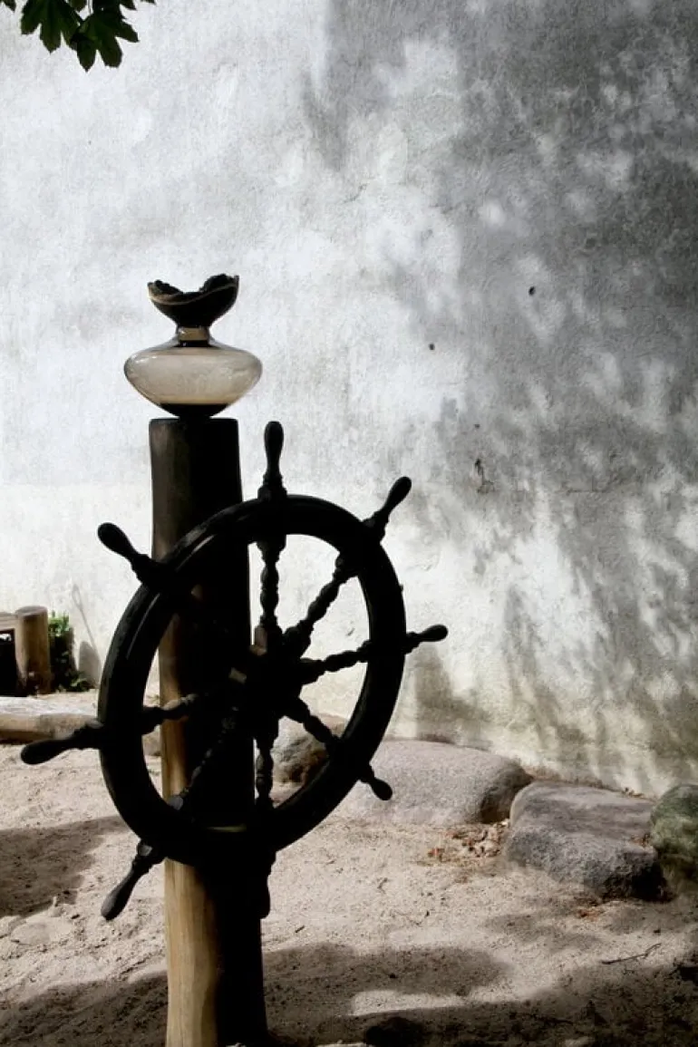 Utopia & Utility Bloom stacking vessel, 26 x 26 cm, smoke