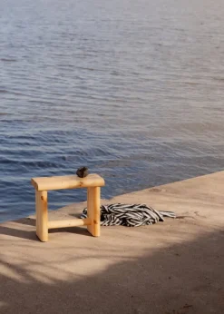 Vaarnii 002 Ast stool, pine