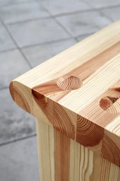 Vaarnii 002 Ast stool, pine