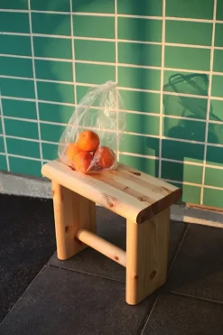 Vaarnii 002 Ast stool, pine