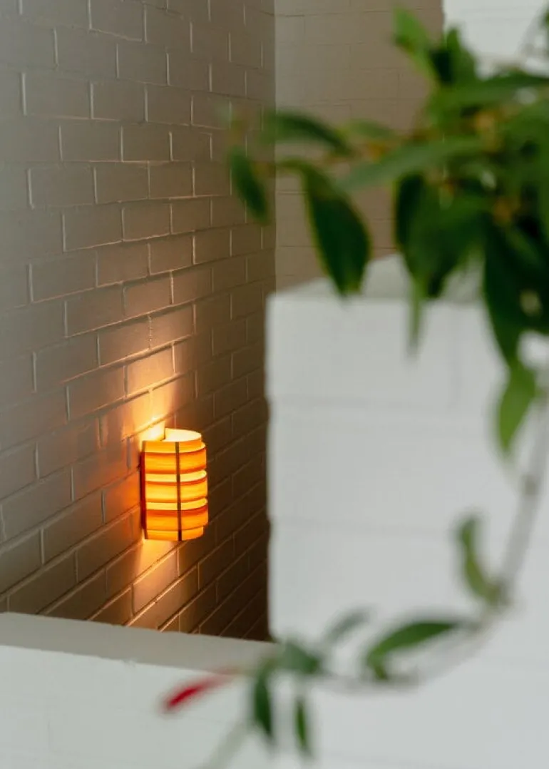 Vaarnii 1004 Hans wall light, pine