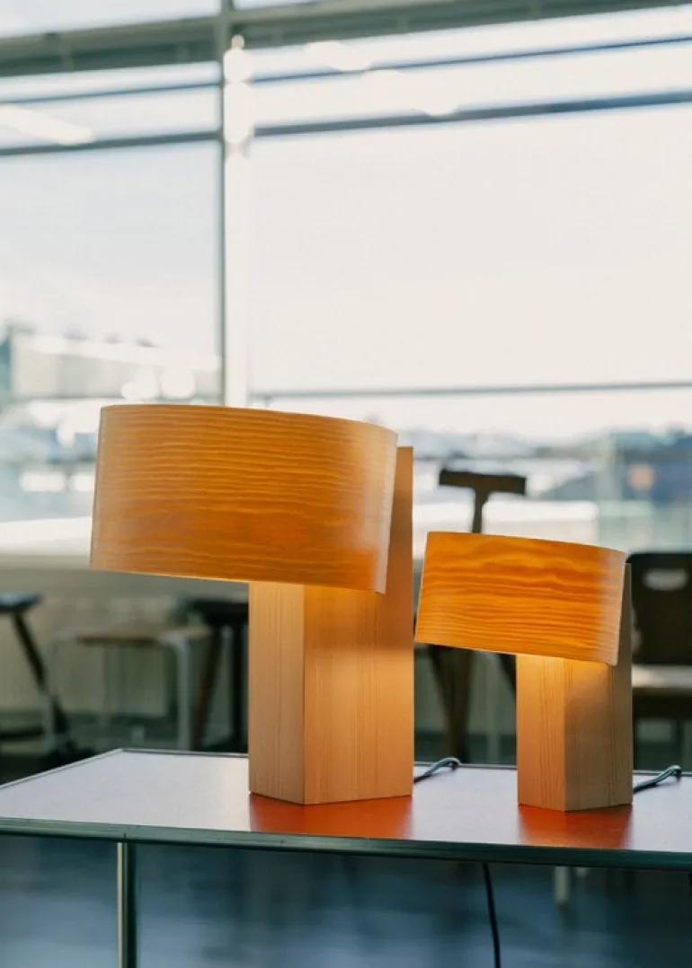 Vaarnii 018 Hoop table lamp, medium