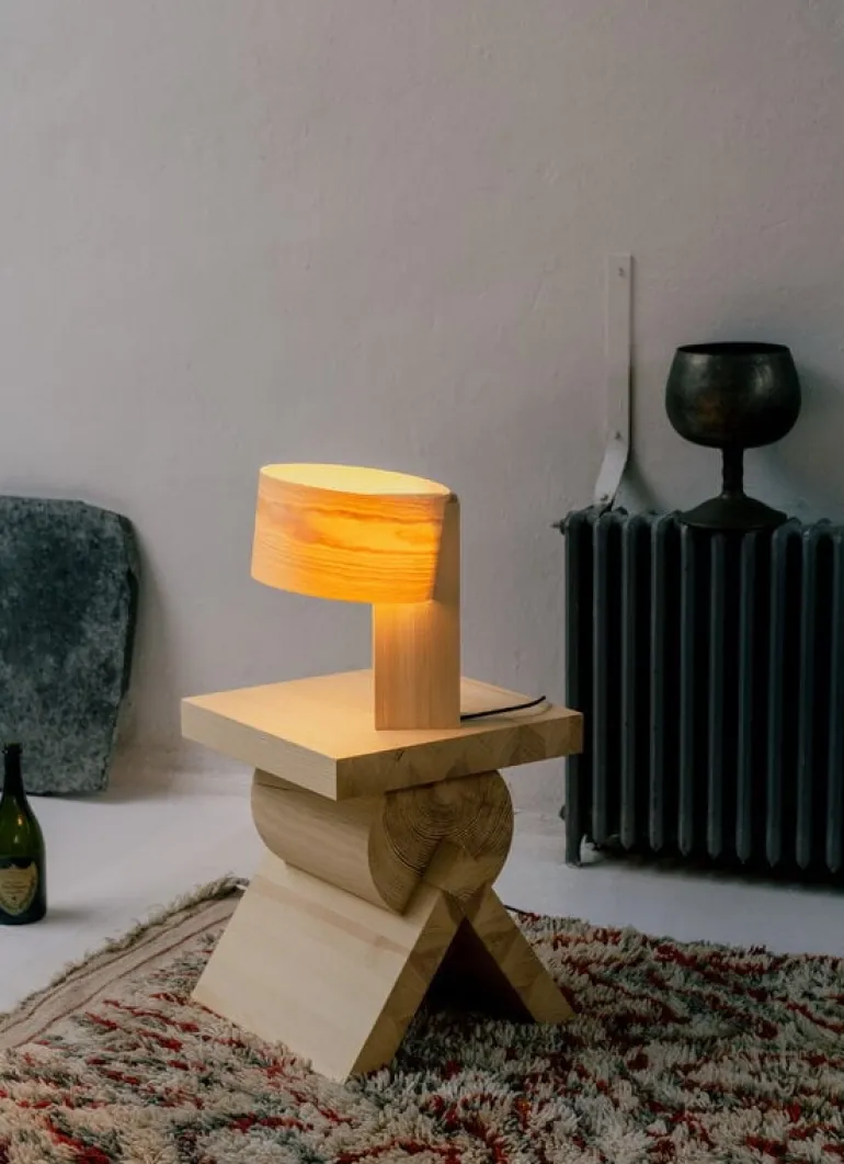 Vaarnii 018 Hoop table lamp, medium