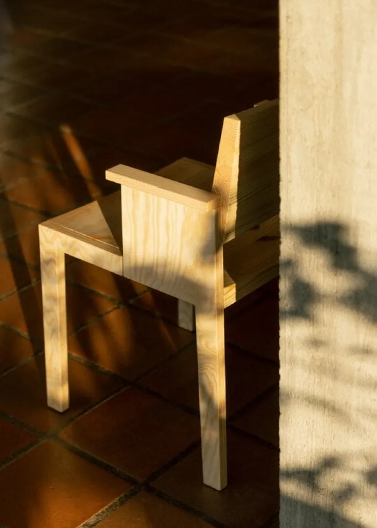 Vaarnii 016 Maasto dining armchair, pine