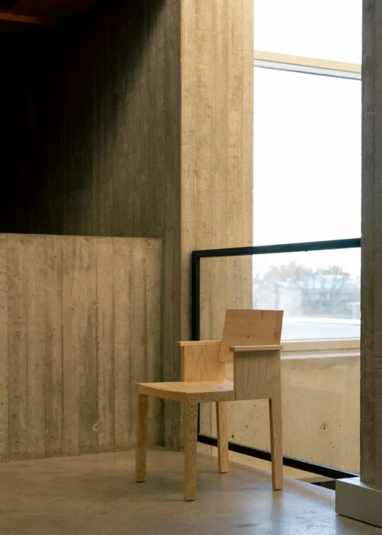 Vaarnii 016 Maasto dining armchair, pine