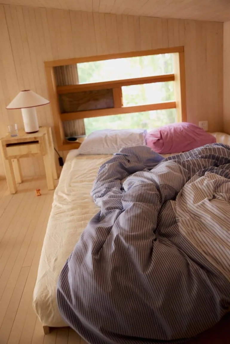 Vaarnii 003 Stilts side table, pine