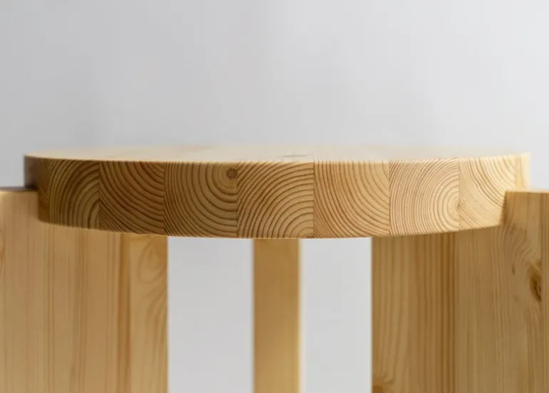 Vaarnii 001 stool, pine