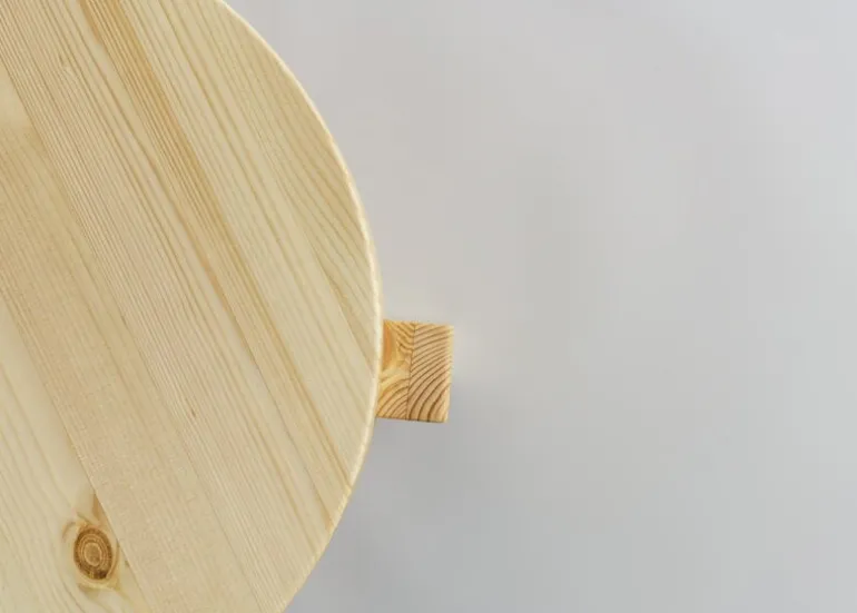 Vaarnii 001 stool, pine