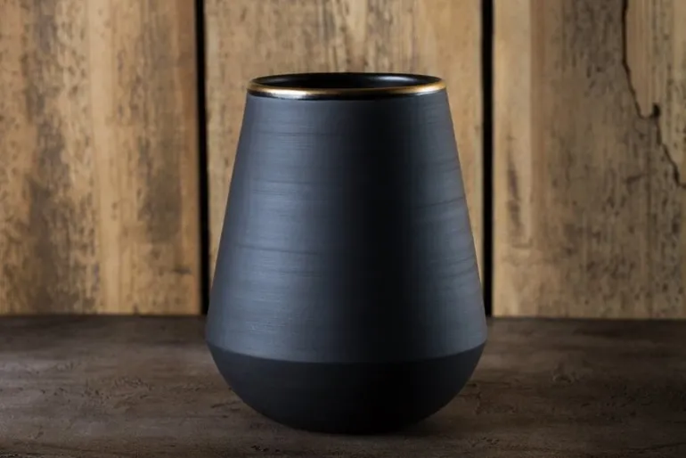 Vaidava Ceramics Eclipse Gold vase, black - gold