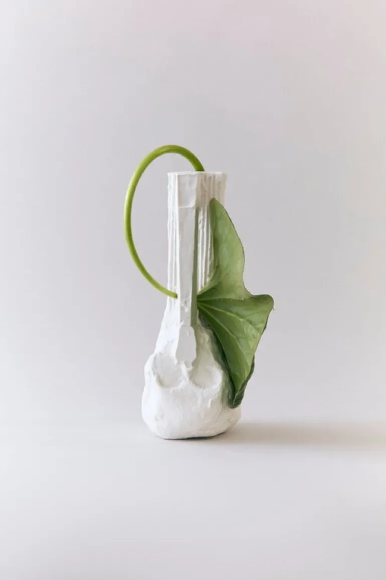 valerie_objects Artifacts vase I, off-white