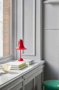 Verpan Pantop Portable table lamp 18 cm, bright red