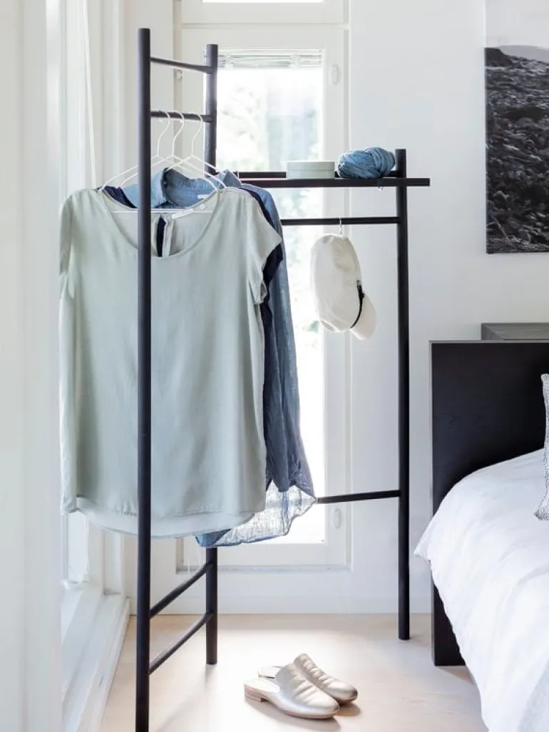 Verso Design Tikas clothes rack, black