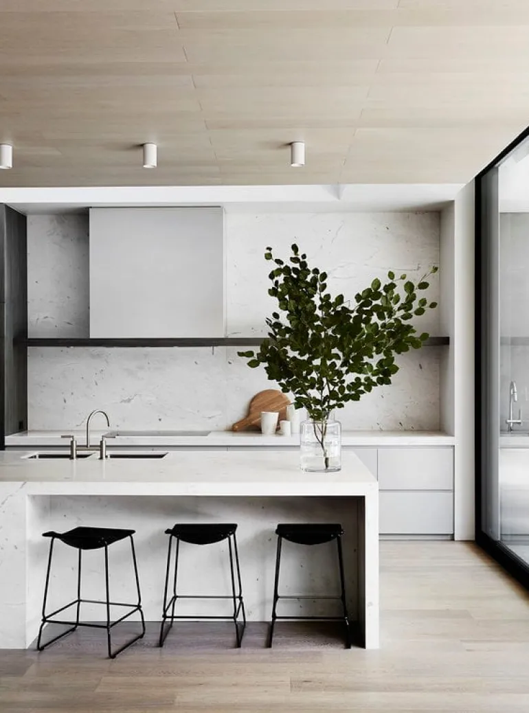 Viccarbe Last Minute stool, medium, black