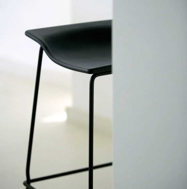 Viccarbe Last Minute stool, medium, black