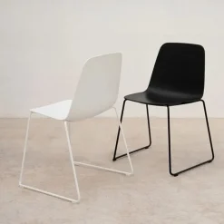 Viccarbe Maarten chair, sled base, white