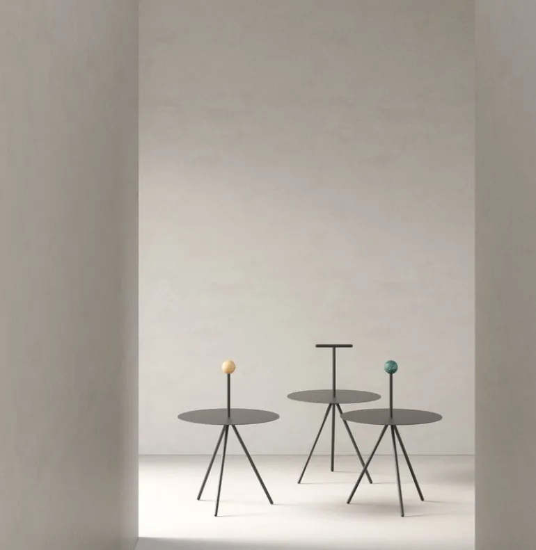 Viccarbe Trino table, black - oak handle