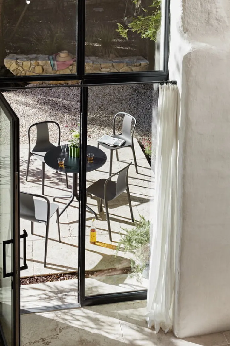 Vitra Belleville table, round, black