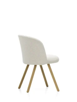 Vitra Mikado side chair, natural oak - Nubia 01 ivory/pearl