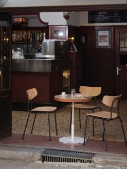 Vitra Moca chair, natural oak - basic dark