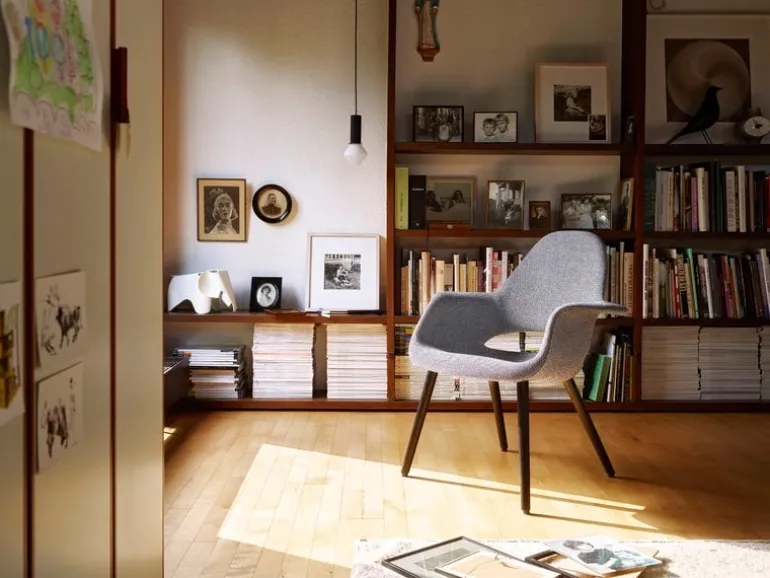 Vitra Organic Chair, oak - chocolate/black