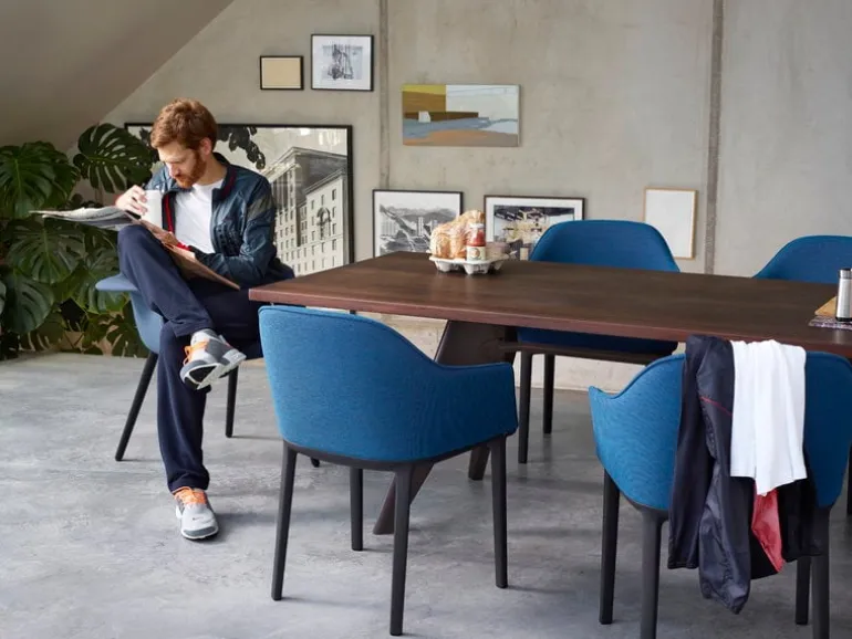 Vitra Organic Chair, oak - chocolate/black