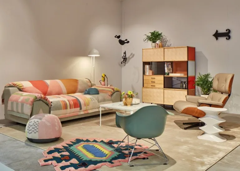 Vitra Plywood Mobile, model A, black