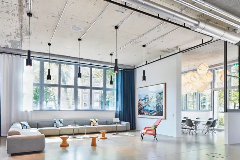 Vitra Slow Chair, red/cream - chocolate