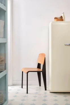 Vitra Standard chair, deep black - oak