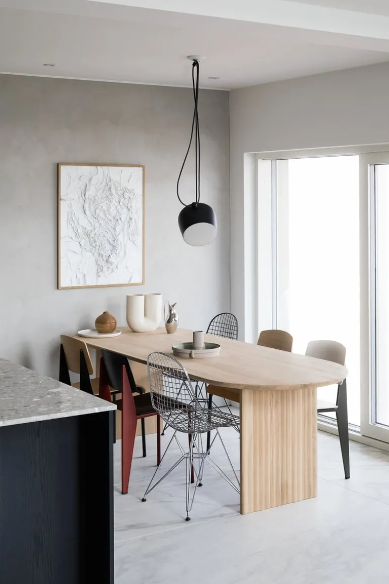 Vitra Standard chair, deep black - oak