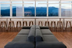 Vitra Tabouret Haut bar stool, natural oak