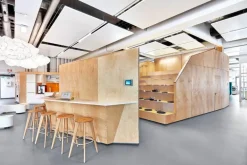 Vitra Tabouret Haut bar stool, natural oak