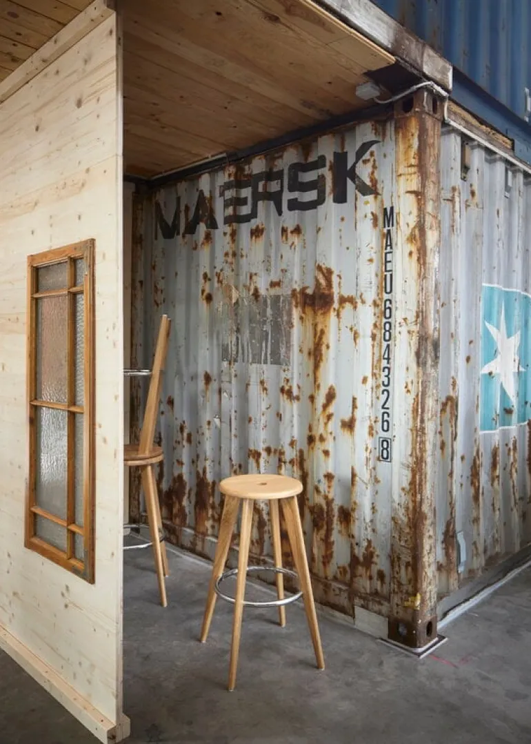 Vitra Tabouret Haut bar stool, natural oak