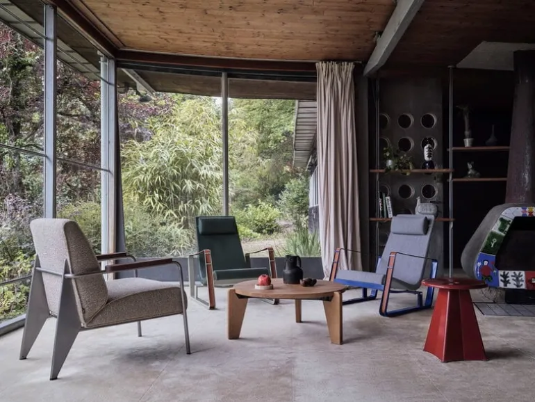 Vitra Tabouret Métallique stool, Japanese red