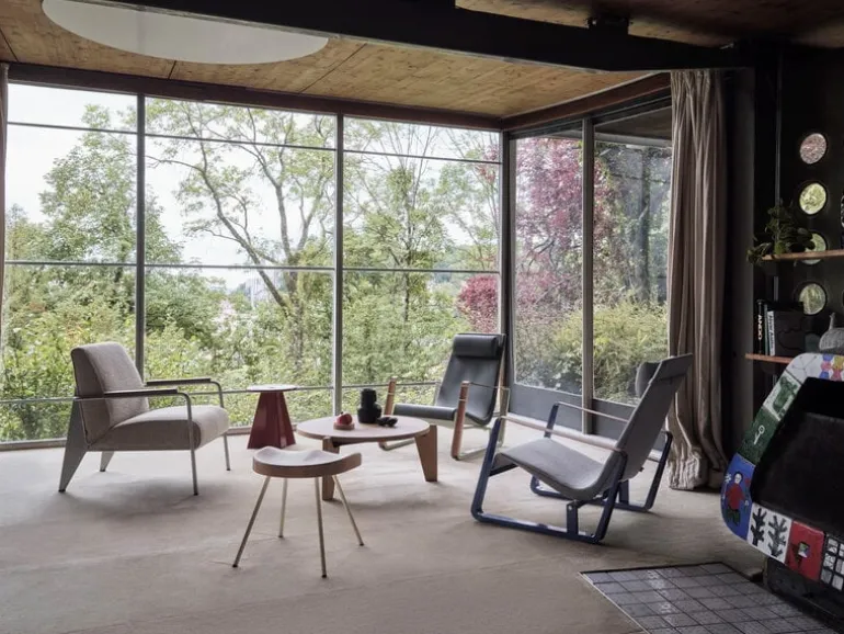 Vitra Tabouret Métallique stool, Japanese red