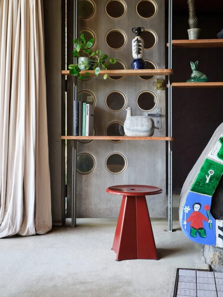 Vitra Tabouret Métallique stool, Japanese red