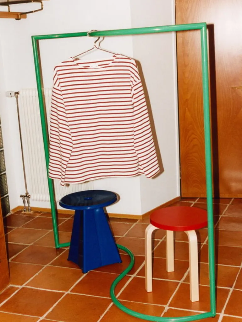 Vitra Tabouret Métallique stool, Prouvé Bleu Marcoule