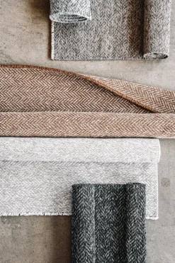 VM Carpet Duo Rae rug, copper - white