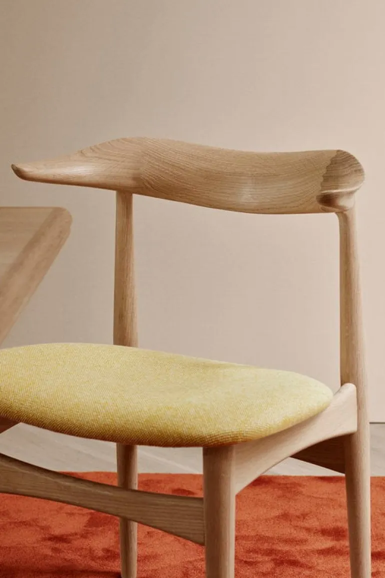Warm Nordic Cow Horn chair, oiled oak - vanilla