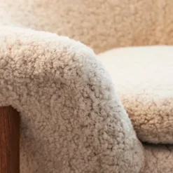 Warm Nordic Fried Egg lounge chair, Moonlight sheepskin