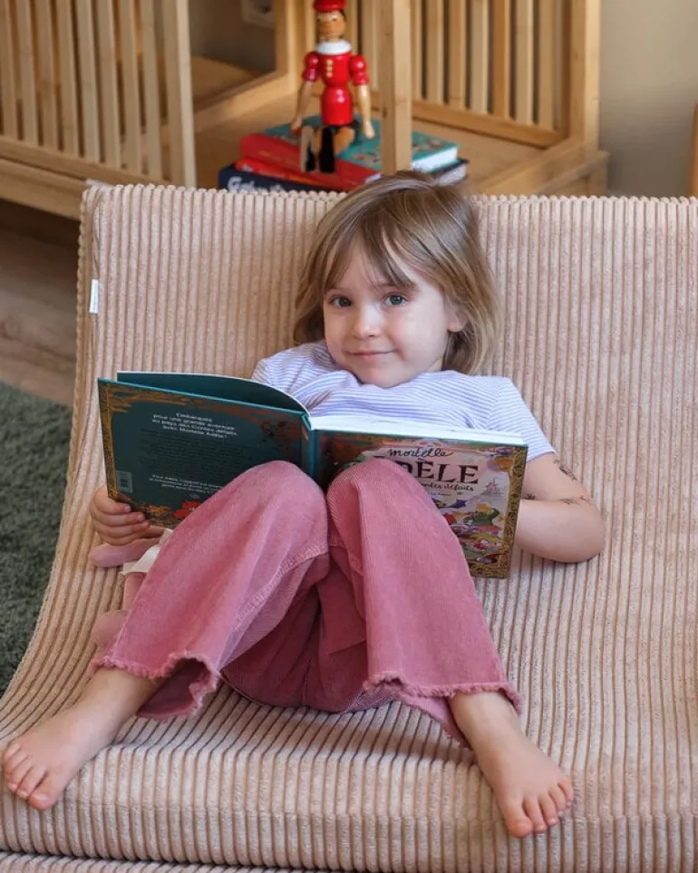 Wigiwama Moon chair, brown sugar