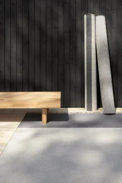 Woodnotes Beach In-Out rug, pearl grey - graphite