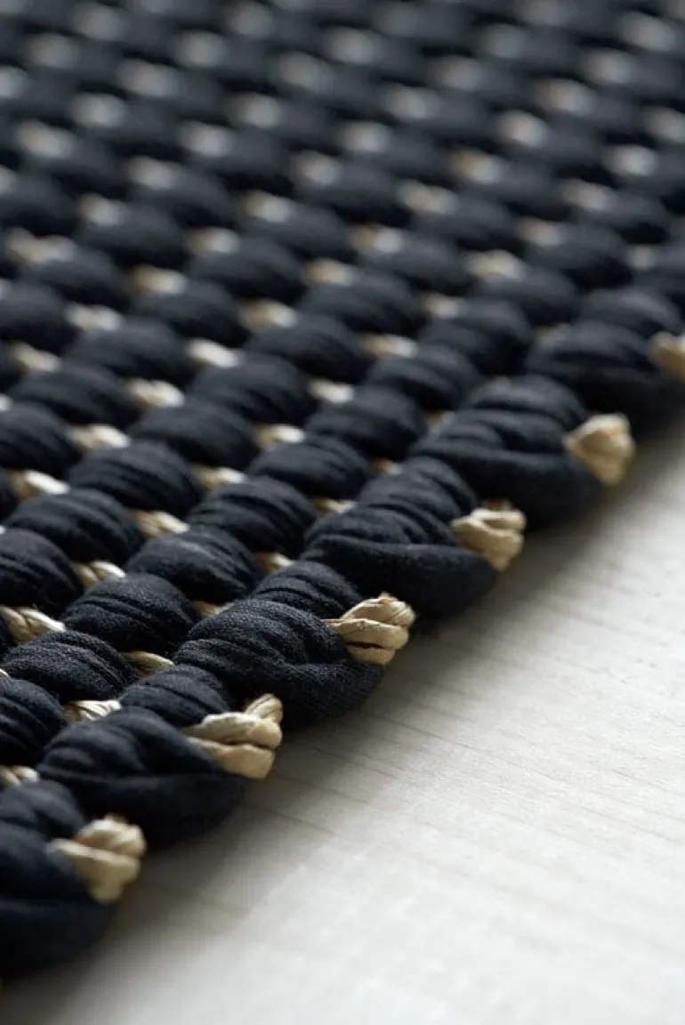 Woodnotes Duetto 1 rug, natural - black