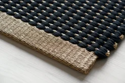 Woodnotes Duetto 1 rug, natural - black