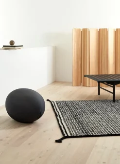 Woodnotes Grid rug, white - black